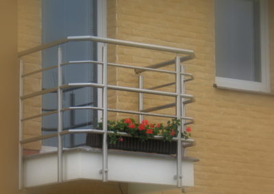 Design a provedení stavebních doplňků. Vyrobeno v RYS s.r.o. 2003-2004